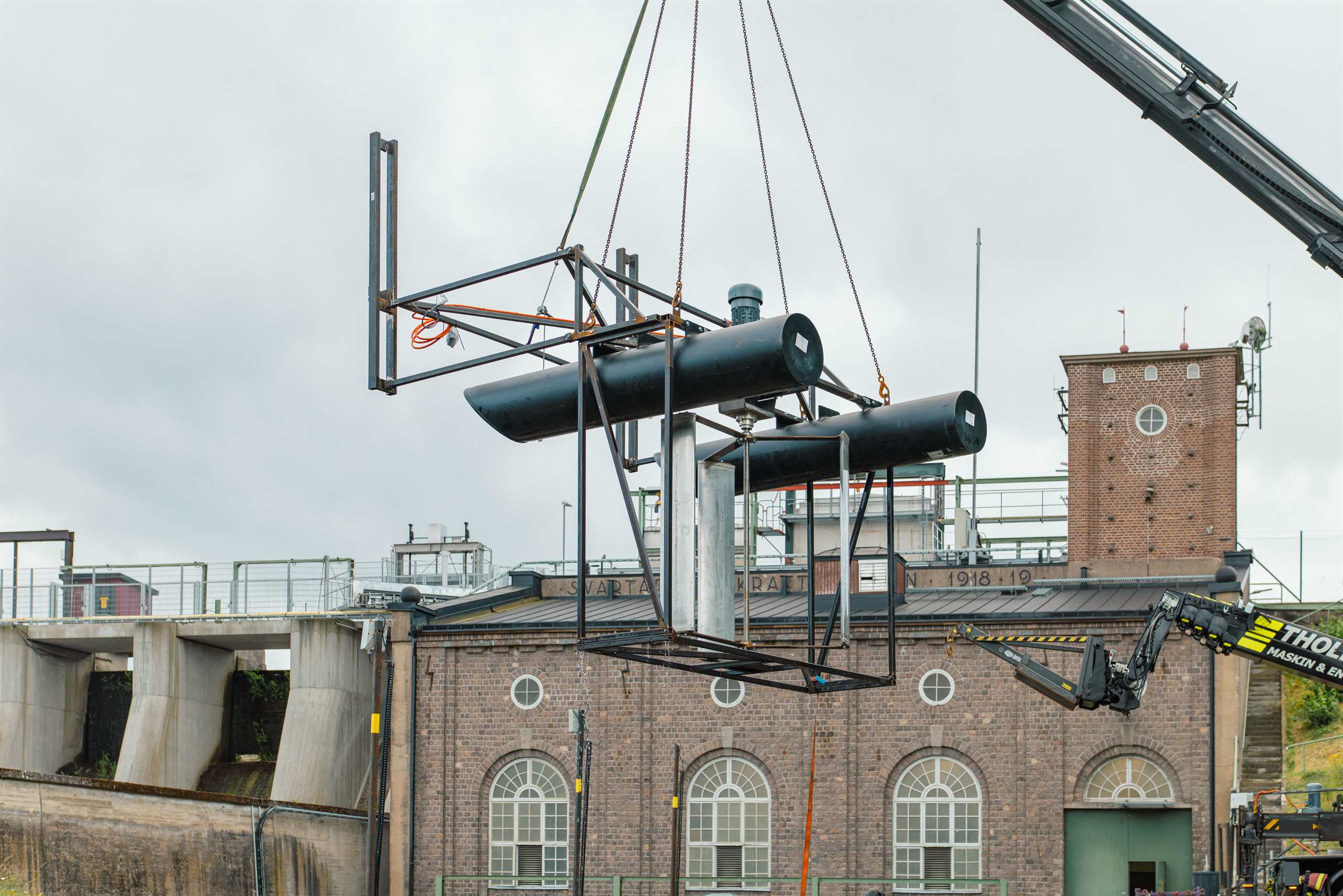 A SeaPattern turbine lifted into place at Svartåfors